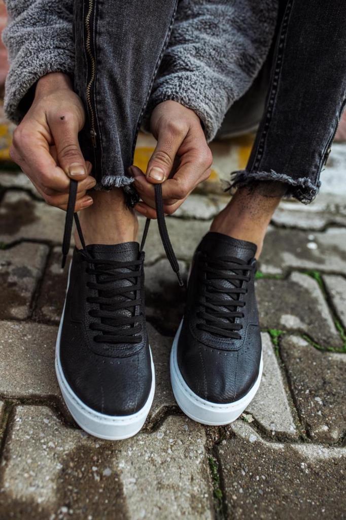 Knack Casual Shoe 060 Black (White Sole)