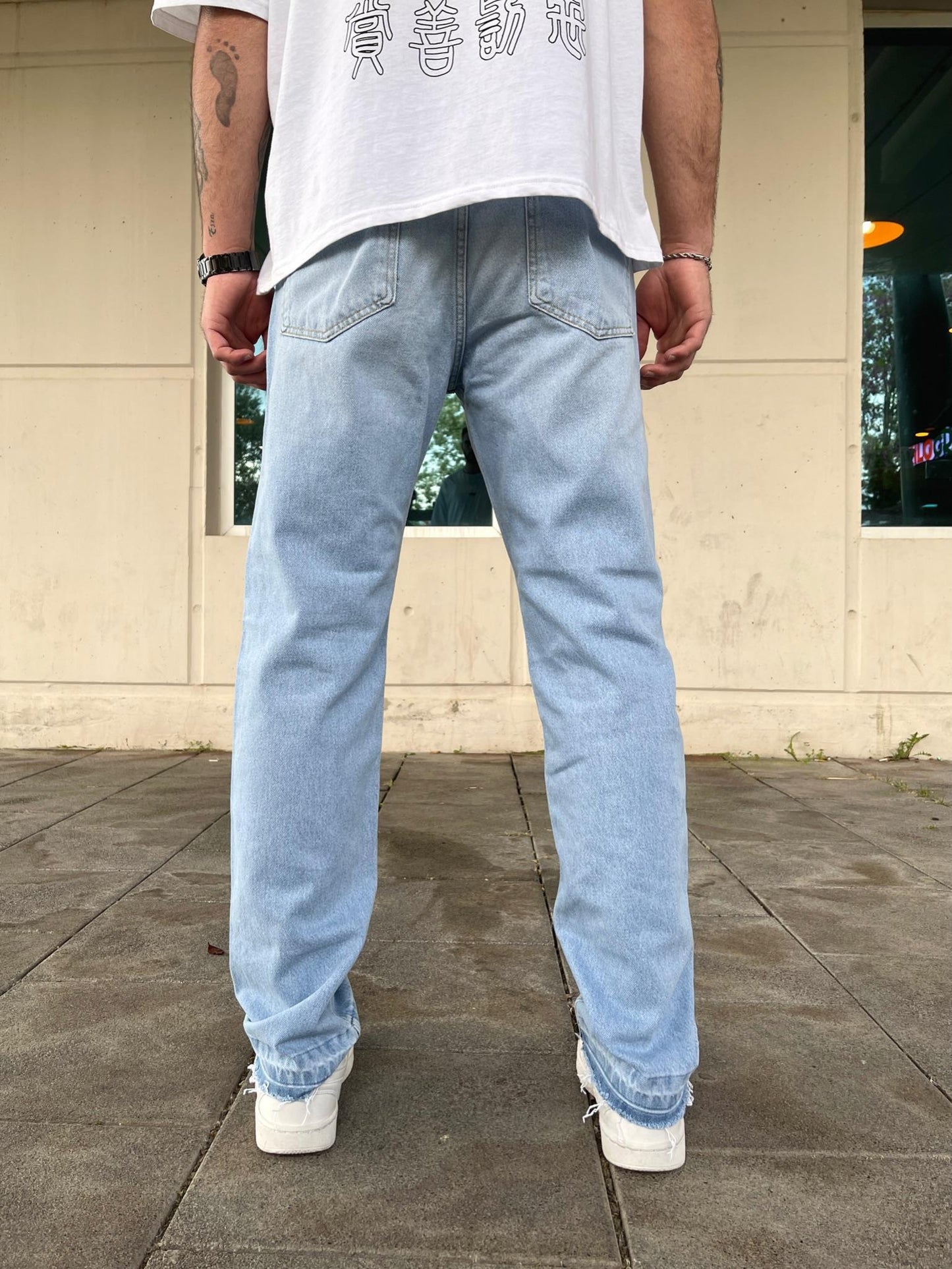 Distressed Baggy Jeans