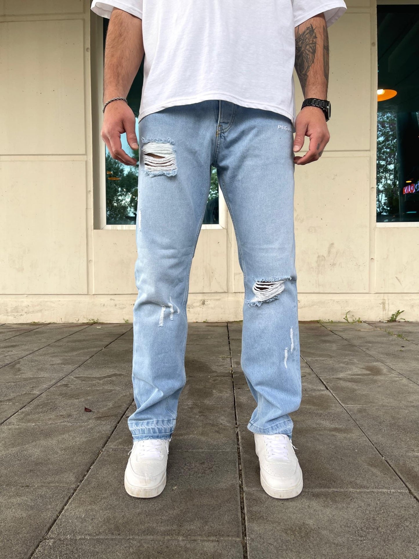 Distressed Baggy Jeans