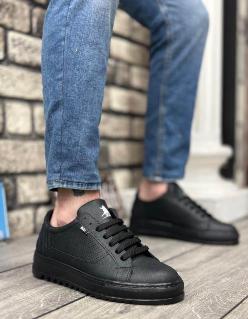 Men's Black Lace-Up Sports Shoes - Thick Tread Sole