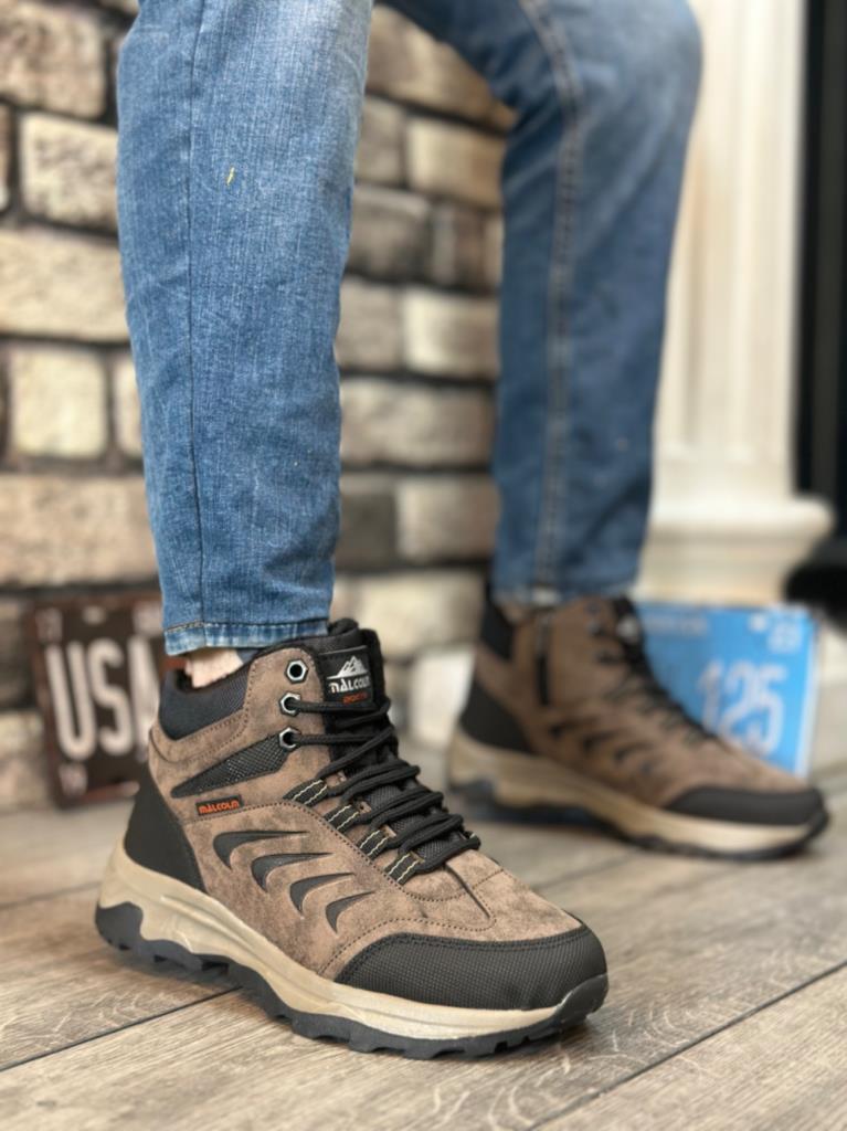 Men's Thermal Trekking Boots, Black Half-Ankle, Thick Sole