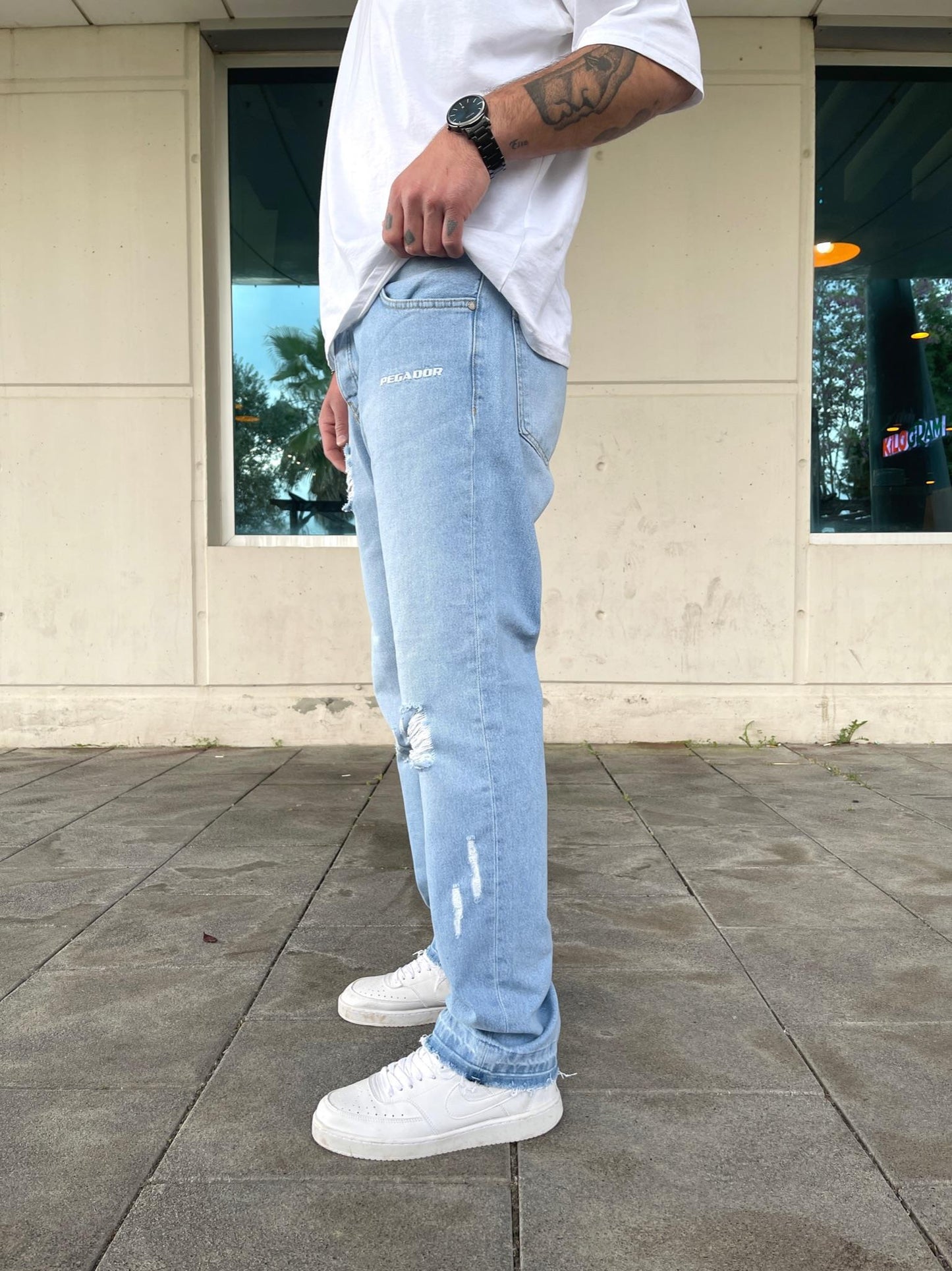 Distressed Baggy Jeans